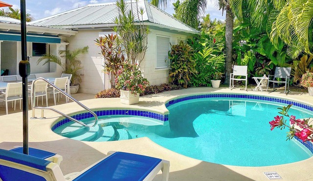 Tropical Oasis with Pool close to beach - Beachcomber