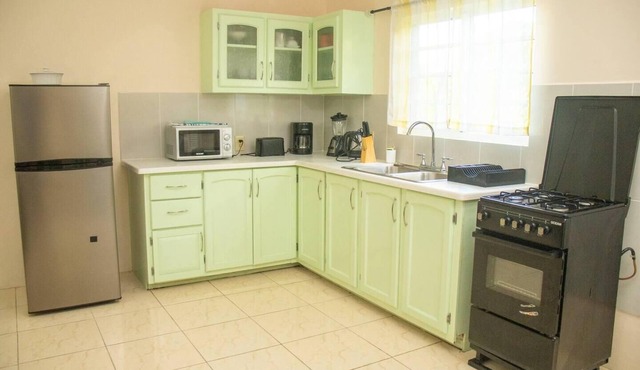 Tropical Paradise Retreat close to St Johns