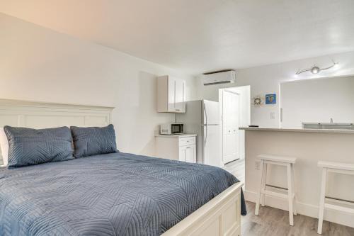 Tropical Pass-A-Grille Gem w/Direct Beach Access!
