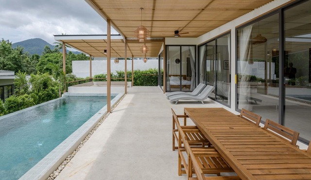 Tropical Peaceful Poolside Retreat