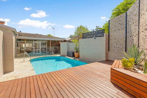 Tropical Zen Stylish Beach-Inspired Home w Pool