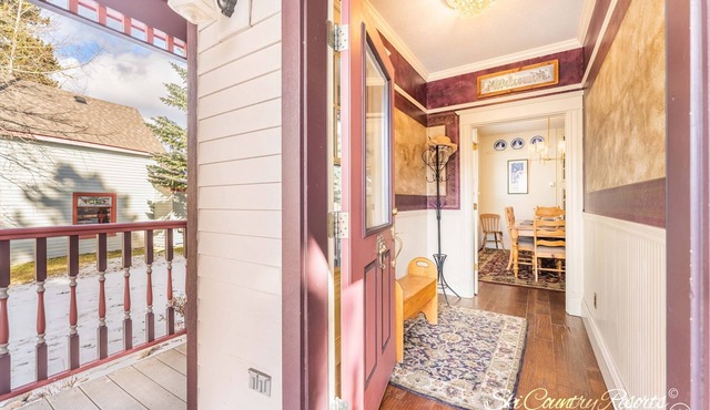 True Breck Gem. Main St Location - STEPS from Gondola, Walk EVERYWHERE B304D