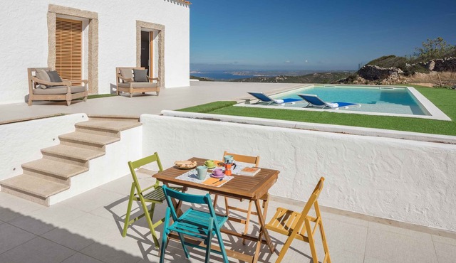 True Natureful Villa With Delightful Setting