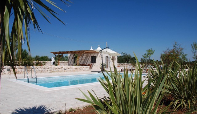 Trulli Bianchi. Characteristic stone trullo with private pool and panoramic view