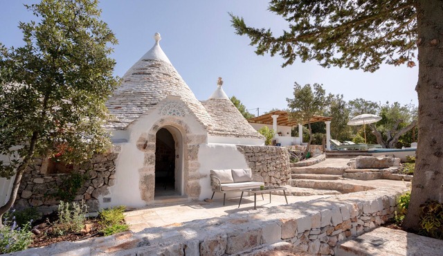 Trulli 'Wild' with Private Pool, Wi-Fi and Air Conditioning