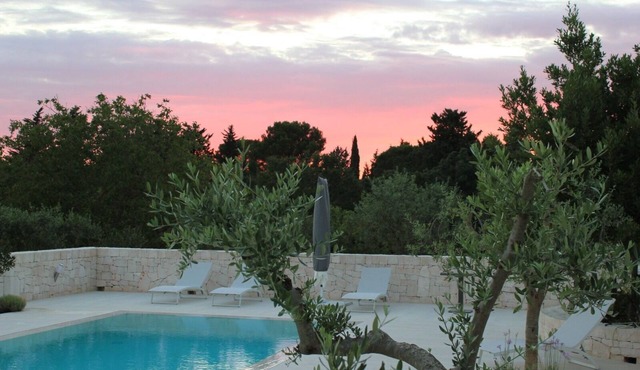 TRULLI WITH POOL FOR EXCLUSIVE USE IN THE COUNTRYSIDE OF PUTIGNANO