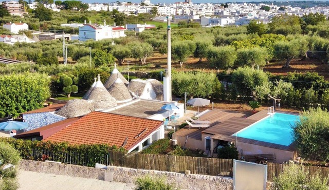 Trullo Carrubo