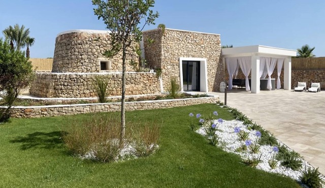 Trullo in Salento near Punta Pizzo Beach