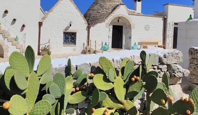 TRULLO PODERE PAPILIO near Noci, Alberobello and Valle d'Itria