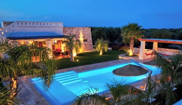 Trullo with salt pool, sea view, BC. WiFi, 4 km from the sea, 4 km from Ostuni