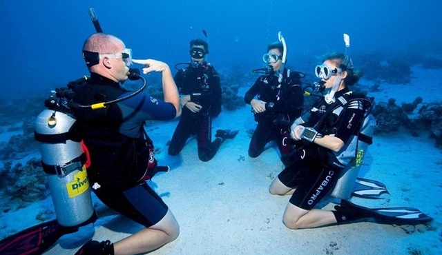 Try Scuba Dive (baptism of the sea)