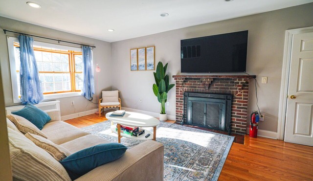 Tufts 4BD/2BA - 5.MIN to Harvard&Boston/Free Parking/Walk to Subway