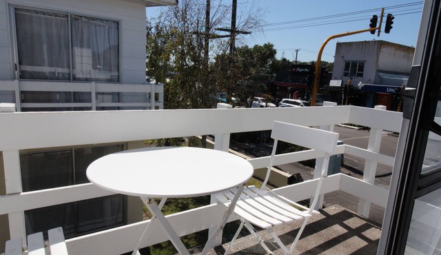 Tukapa Apartment - New Plymouth Holiday Home
