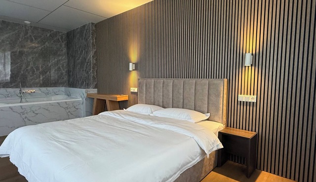 Tung Hotel