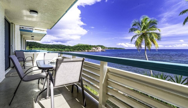 Turquoise Dreams- 2br Condo- pool, restaurant and beach!