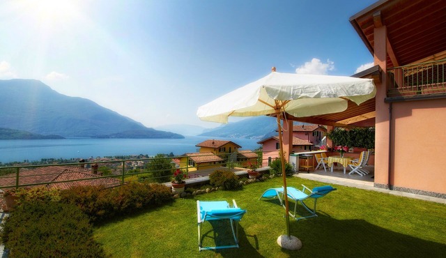 Turquoise House - with fantastic lake view