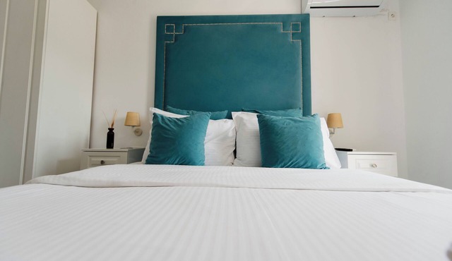 Turquoise studio with AC in beautiful Budva perfect for getaway
