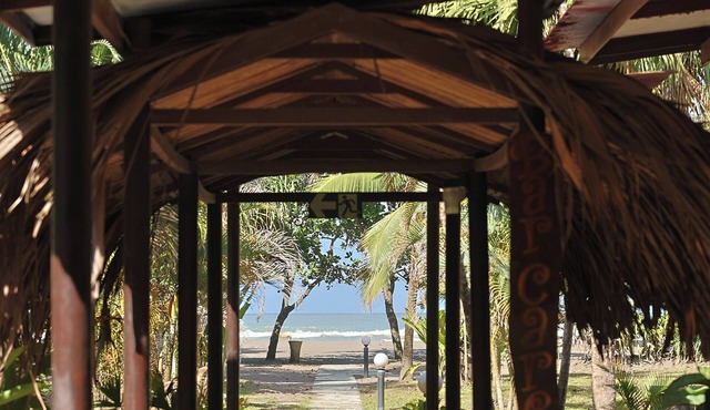 Turtle Beach Lodge