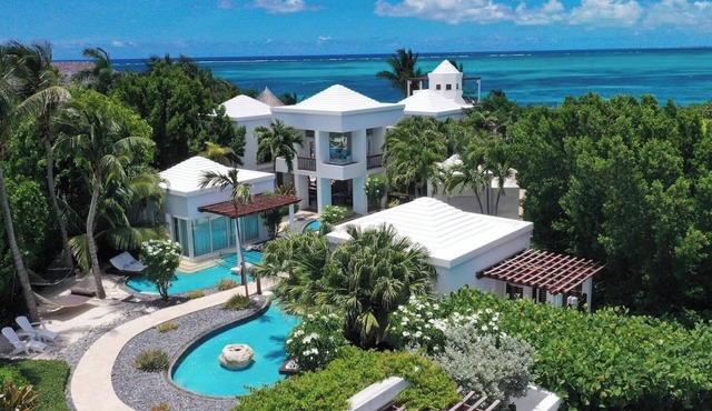 Turtle Breeze - Fully Staffed Oceanfront Villa with Private Chef