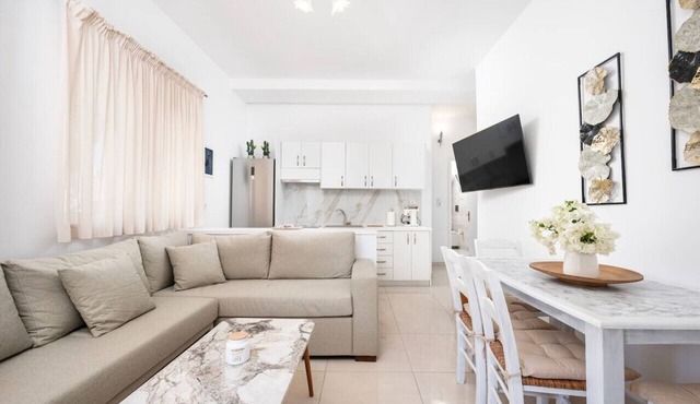 Turtle Cove Cottage | Beachfront