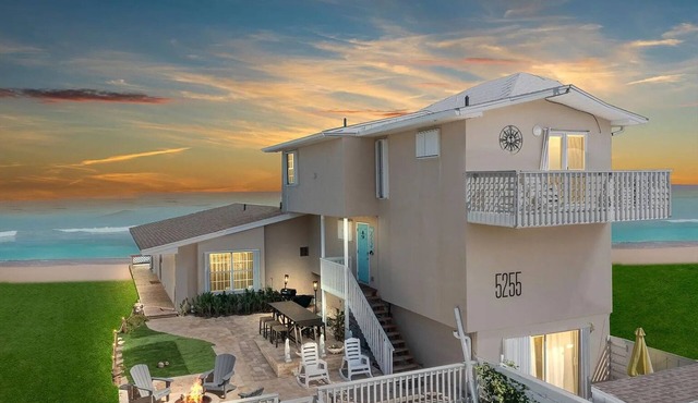 TURTLE'S EGGS BEACH FRONT UNIT#1