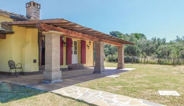 Tuscany: House "Old Abbey" among the olive trees with pool