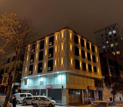 Twelve Diamond Hotel12