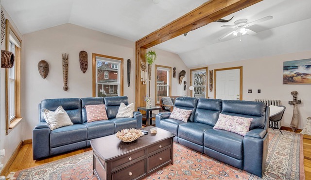 tWhimsical 2BR Apt Near Downtown Wallingford w Pet-Friendly Yard & Parking