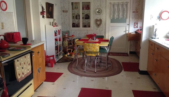 twilight cottage,retro chic design