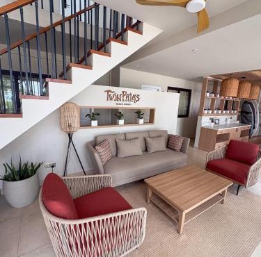 TWIN PALMS 'Beach House' - New surf front location