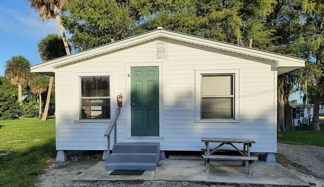 Twin Palms - C05 Cabin #05