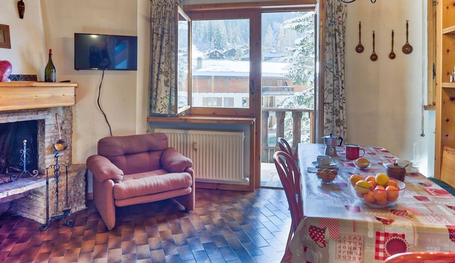 Twins Champoluc - a few minutes on foot from the ski resort, for 5 people, in town centre