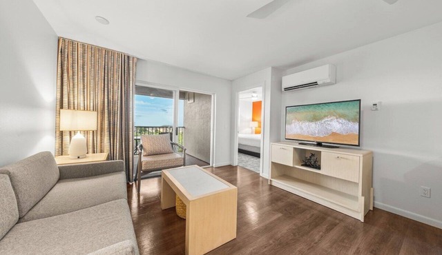 Two 2BR Units in Same Complex, Pool, Hot Tub, Gym