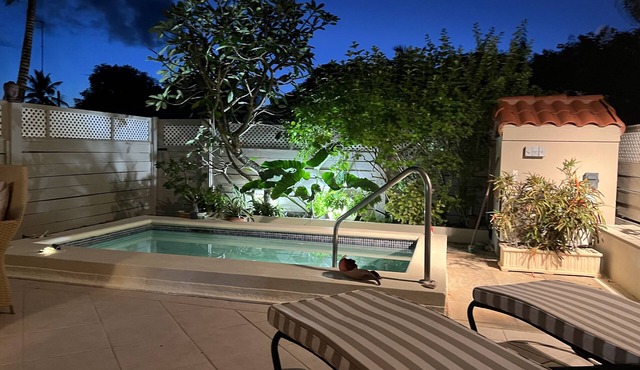 Two bed town house with plunge pool in Porters