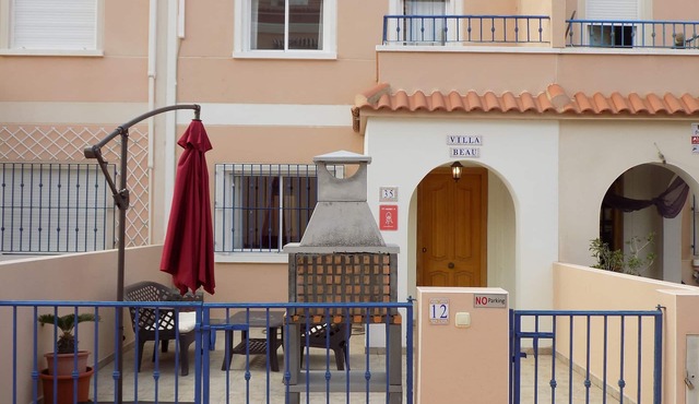 Two bed two bath townhouse with Sea Views, TV, Wifi, solarium
