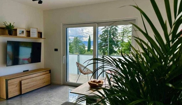 Two Bedroom Apartment with Sea View EMI