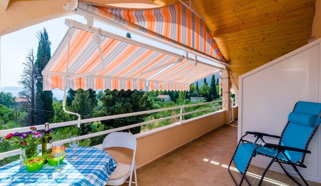 Two bedroom apartment with balcony and sea view Banići, Dubrovnik (A-23176-a)