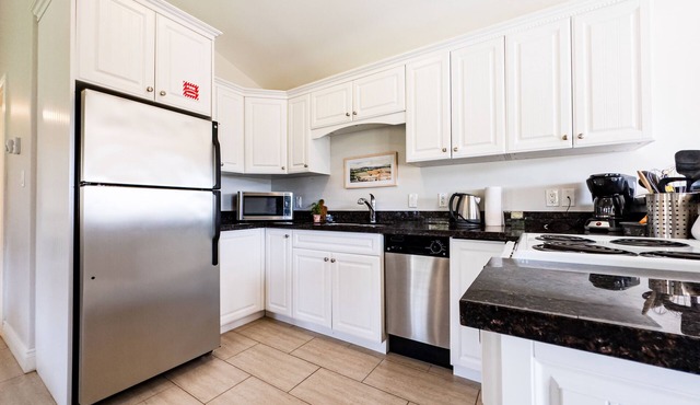 Two bedroom condo with private outdoor hot tub