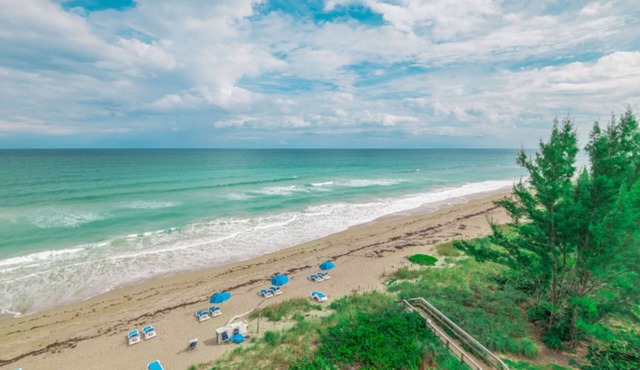 Two Bedroom, Ocean Front, Luxury Condo, Jensen Beach, FL 3974483