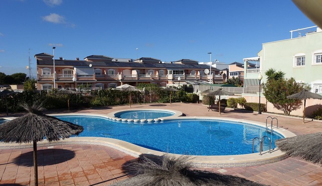 Two bedroom, Three bathroom townhouse, wifi, aircon and sat tv, communal pool