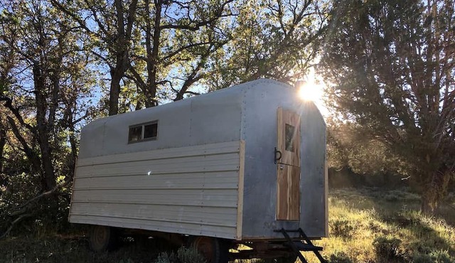 Two Caravan Rentals with a Fire Pit and Hammocks near Zion National Park, Utah