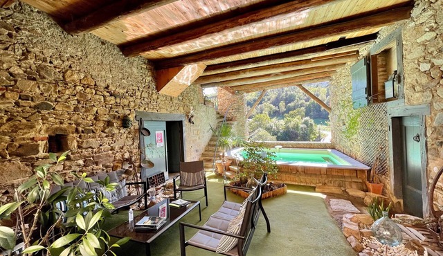 Two charming rooms with private bathrooms in Lavaudieu