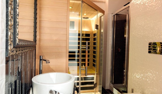 Two Chic Guesthouse