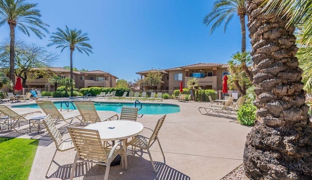 Two comfortable Master Suites close to all Scottsdale has to offer!