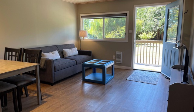 Two Cottage units (duplex) on Waterfront Property with Beach Access - Sleeps 4