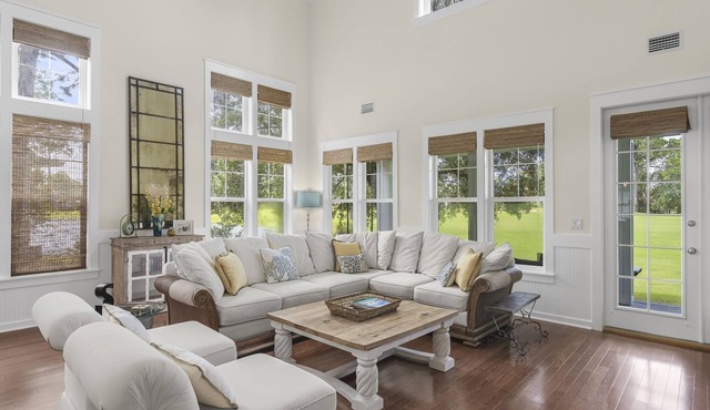 Two Golf Carts ~ Golf Course Views ~ Pet Friendly