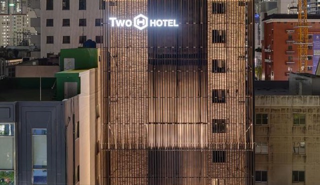 Two H Hotel