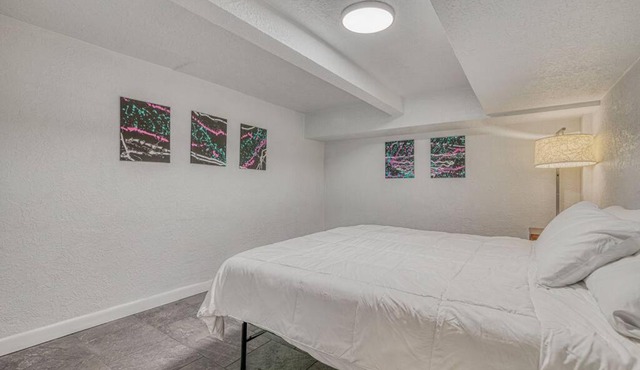 Two King beds Basement under office