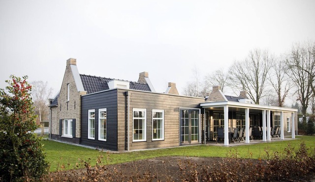 Two linked group villas for a total of 24 people.