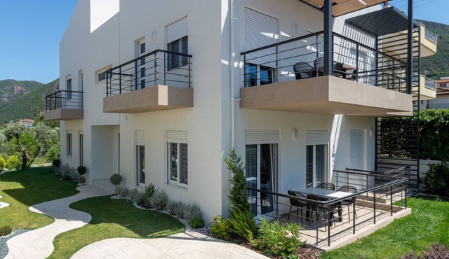 Two Olive Trees - "Root" Apartment